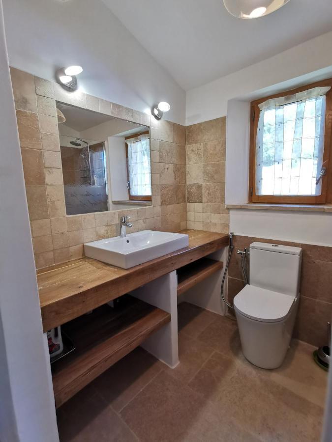La Peyregoune, Logement En Pleine Nature Et Table D'Hotes Blieux Εξωτερικό φωτογραφία