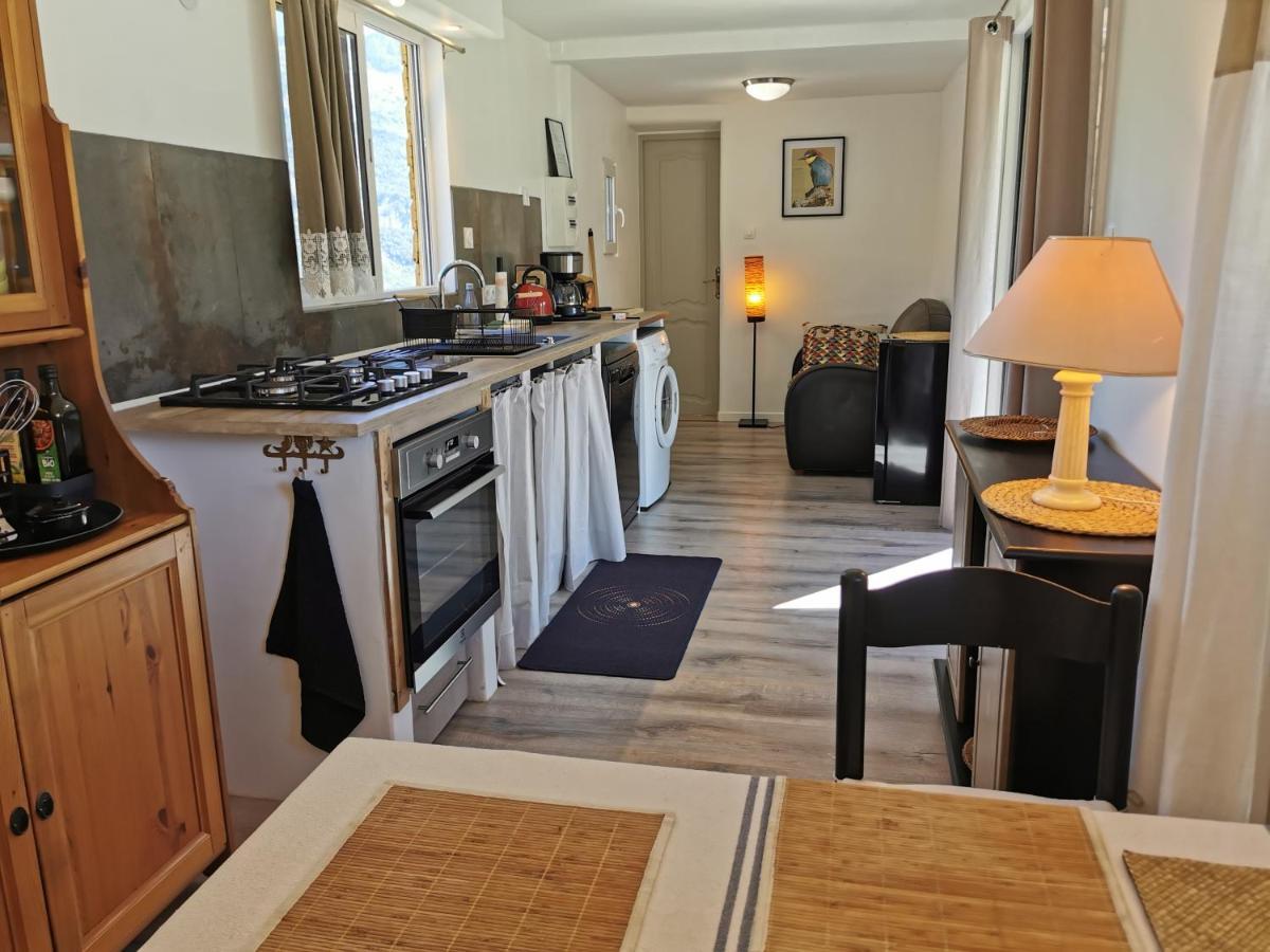 La Peyregoune, Logement En Pleine Nature Et Table D'Hotes Blieux Εξωτερικό φωτογραφία