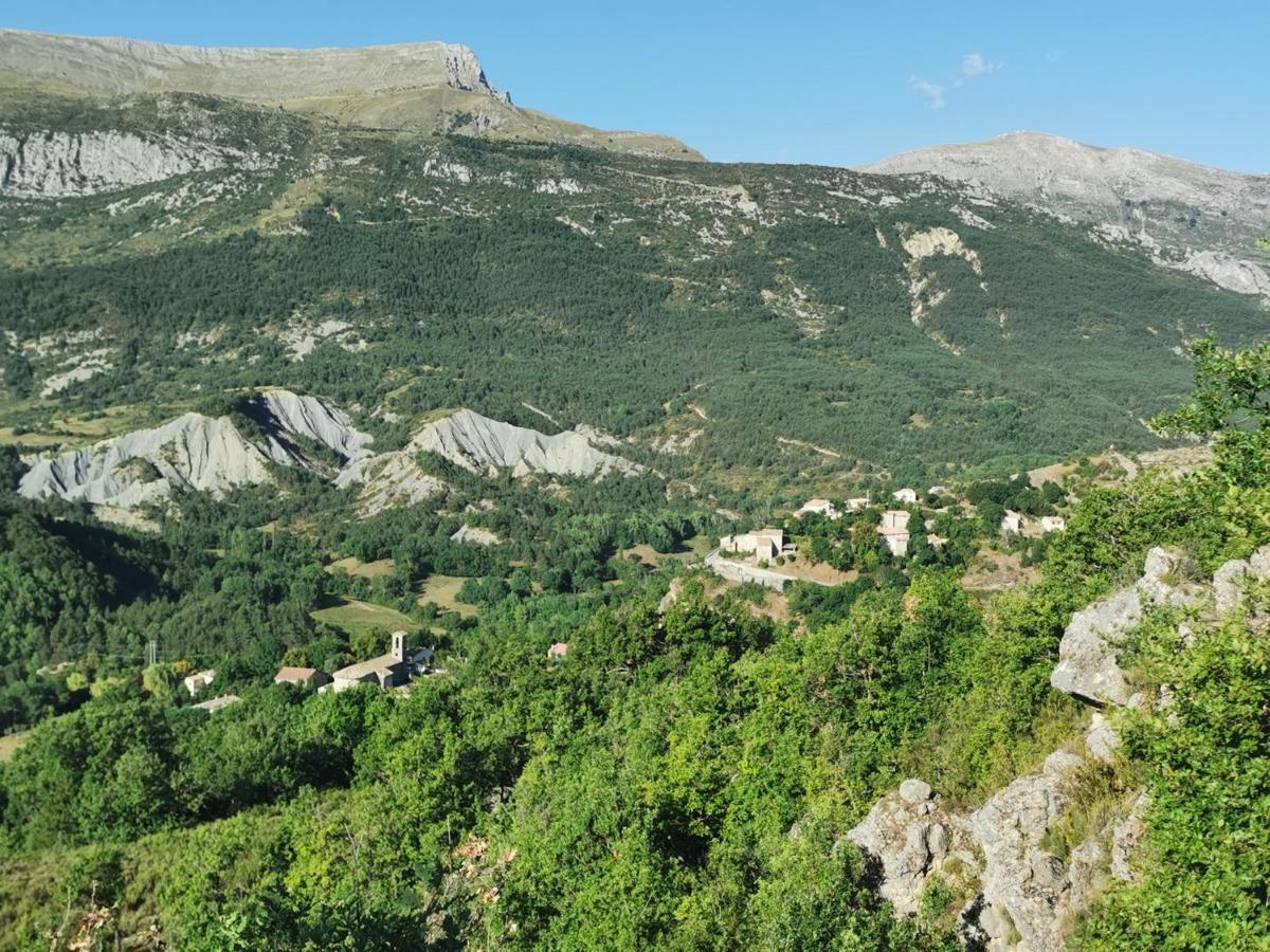 La Peyregoune, Logement En Pleine Nature Et Table D'Hotes Blieux Εξωτερικό φωτογραφία
